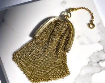 The Golden Chainmail Pendant