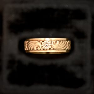 Vintage Estate Flower Chased Band Ring 14K Yellow Gold 14ct Size 5.75 Floral, Estate Jewelry Luna Merchant - The Flowery Meade Ring