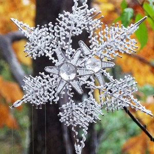 Large 3D Crystal Silver Snowflake & Spoon Fish Windchime, Outdoor Christmas Ornament, Kinetic Garden Art Metal Mobile, Xmas All Year Round
