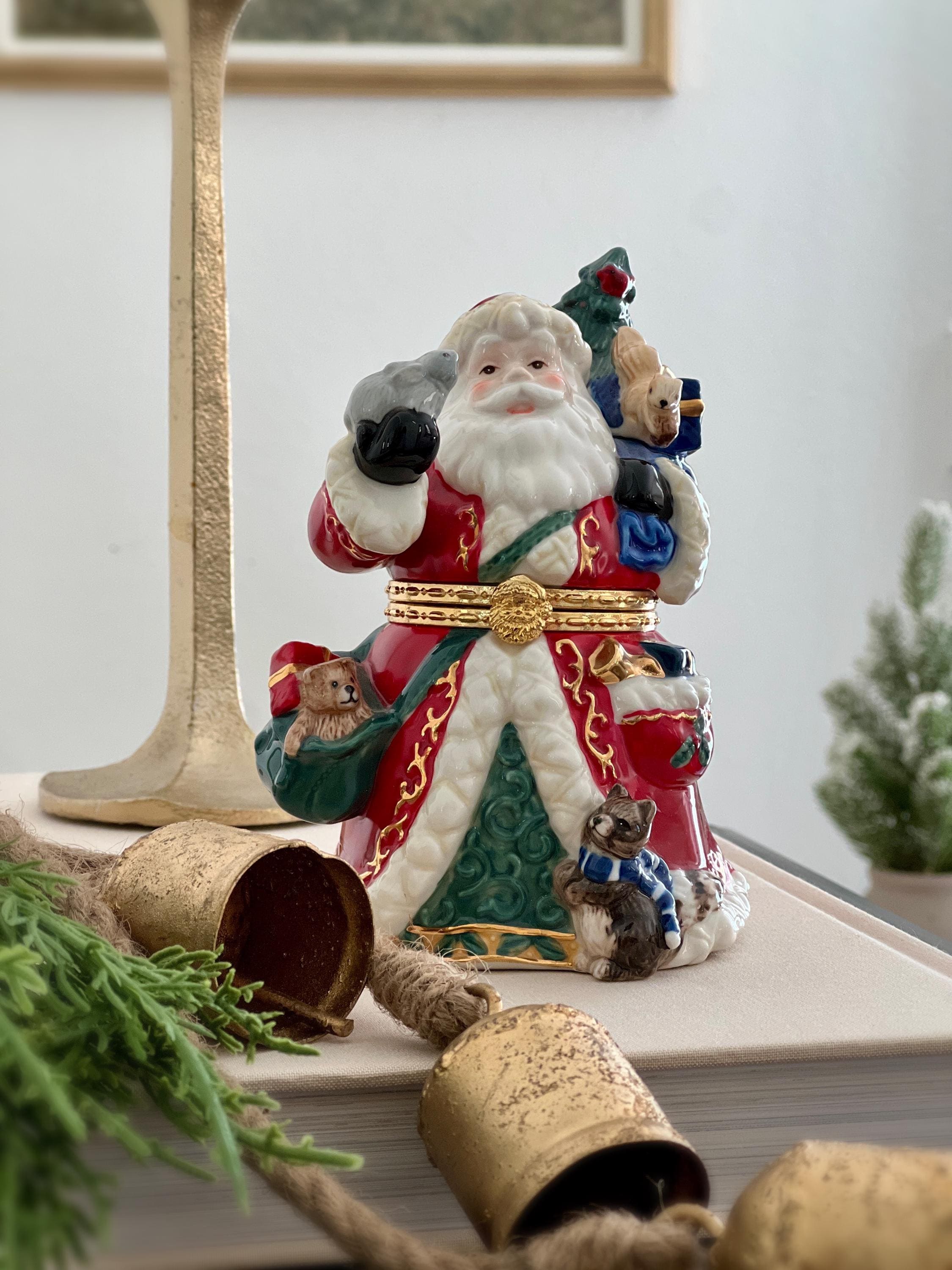 アンティーク雑貨   Weihnachten 1998 Traditions 2000 Santa and Forest Animals Porcelain Hinged Trinket