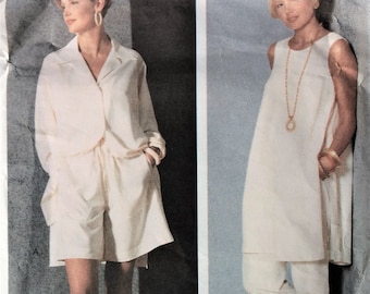 Vogue 2710 Sewing Pattern Betty Jackson Designer Tunic Pullover Top Blouse Shorts Pants Summer Vacation Casual Beach Bust 30 31 32 UNCUT