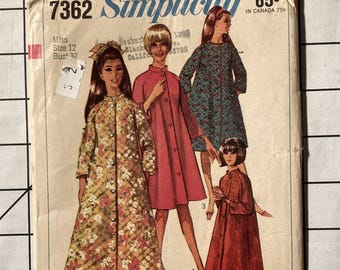 Simplicity 7362 Sewing Pattern Bathrobe Bath Robe Sleepwear Spa Lounge Button Front Raglan Sleeve Collar 60s Vintage Size 12 Bust 32 UNCUT
