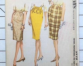 McCalls 5910 Sewing Pattern Skirt Classic Straight Slim Pencil Back Zipper Darts Slit Vent Sixties Vintage Waistband Waist 26 Hip 36 UNCUT