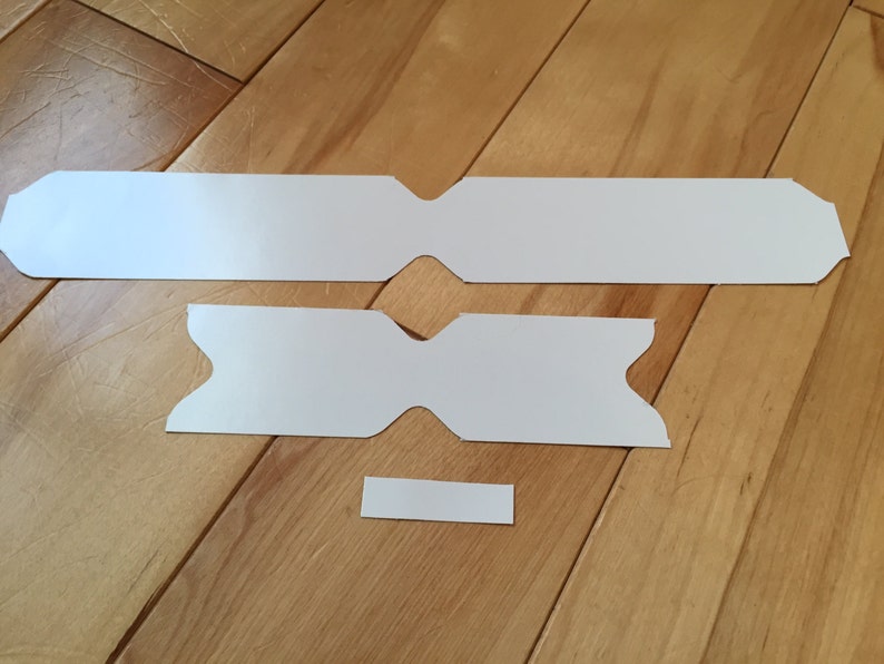 Clearance Sale Paper Bows Shiny Green and White Set of 8
