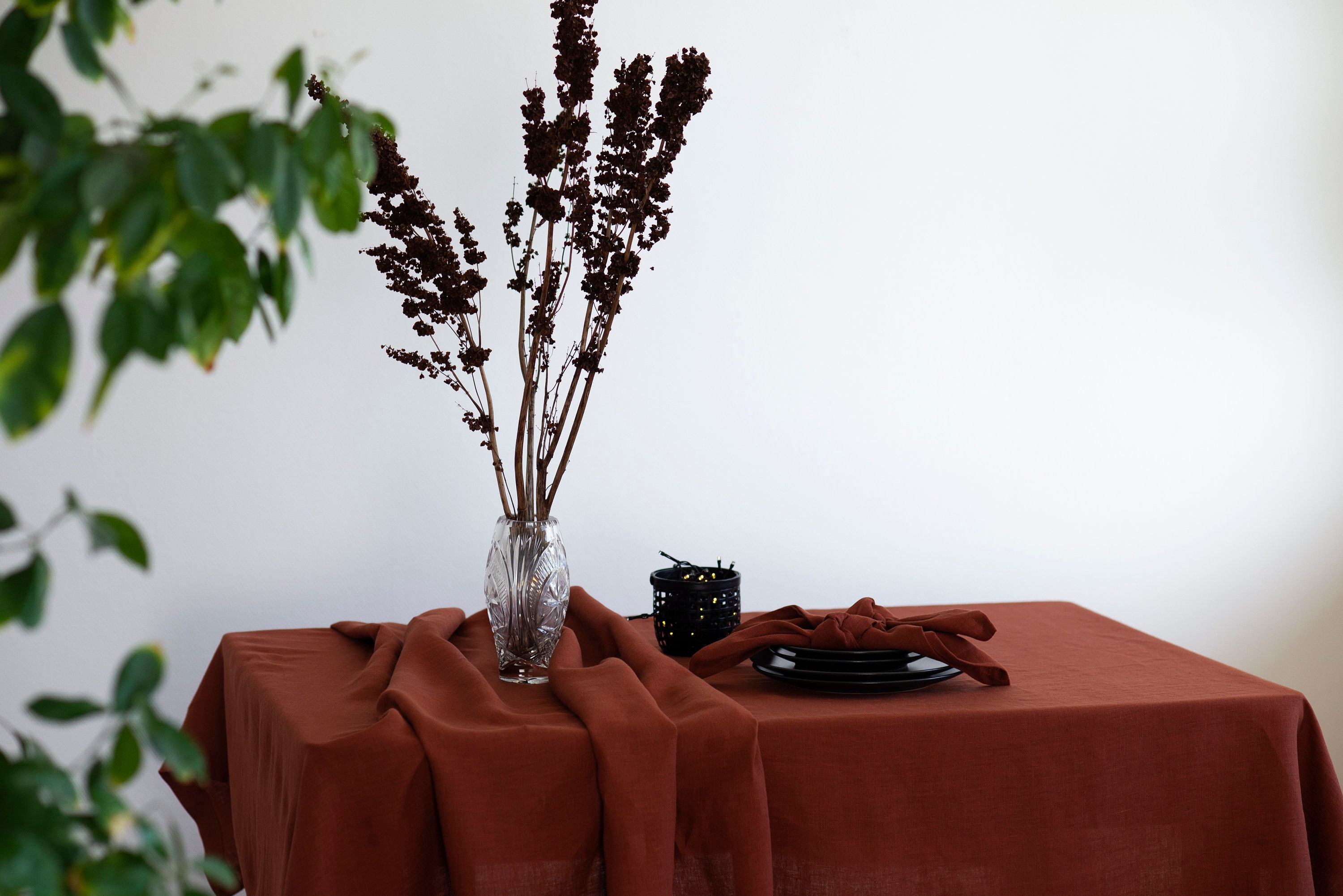 Nappe de Linge en Brun Cannelle 100 % Ramolli, Tailles Personnalisées, Nappe à Manger, Décor Table. 