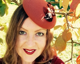 Round rust brown beige felt hat, fascinator, couture lined in silk, vintage retro style, with velvet leaves