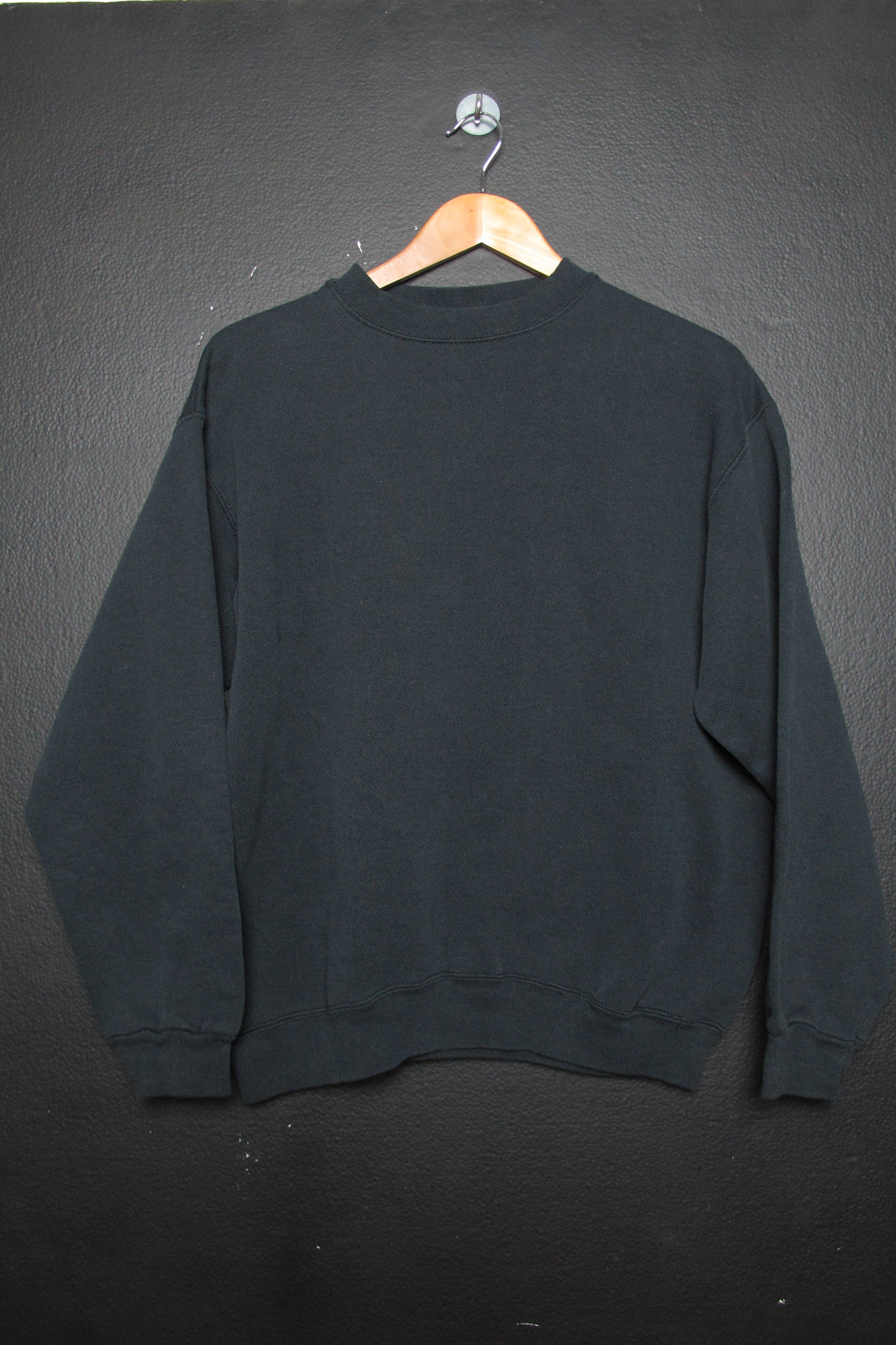 Vintage black crewneck sale