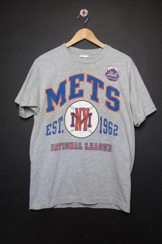 pink mets shirt