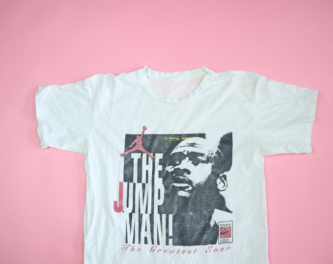 The Jump Man Michael Jordan Chicago Bulls NBA 1990s vintage Nike Tshirt