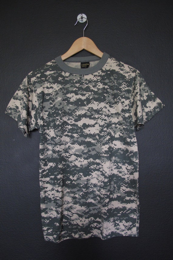 Camouflage Army Combat Digital Camo vintage Tshirt
