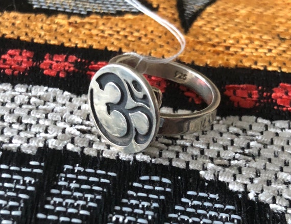 OM/AUM  .925   Handmade Solid Silver Ring size 5 … - image 3