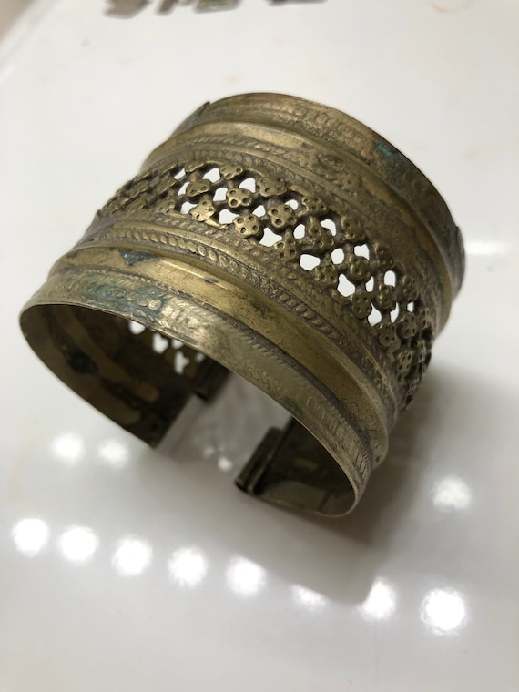 Old Heavy Antique Cuff Bracelet Brass heavy Turkomen Ethnic Tribal Bellydance