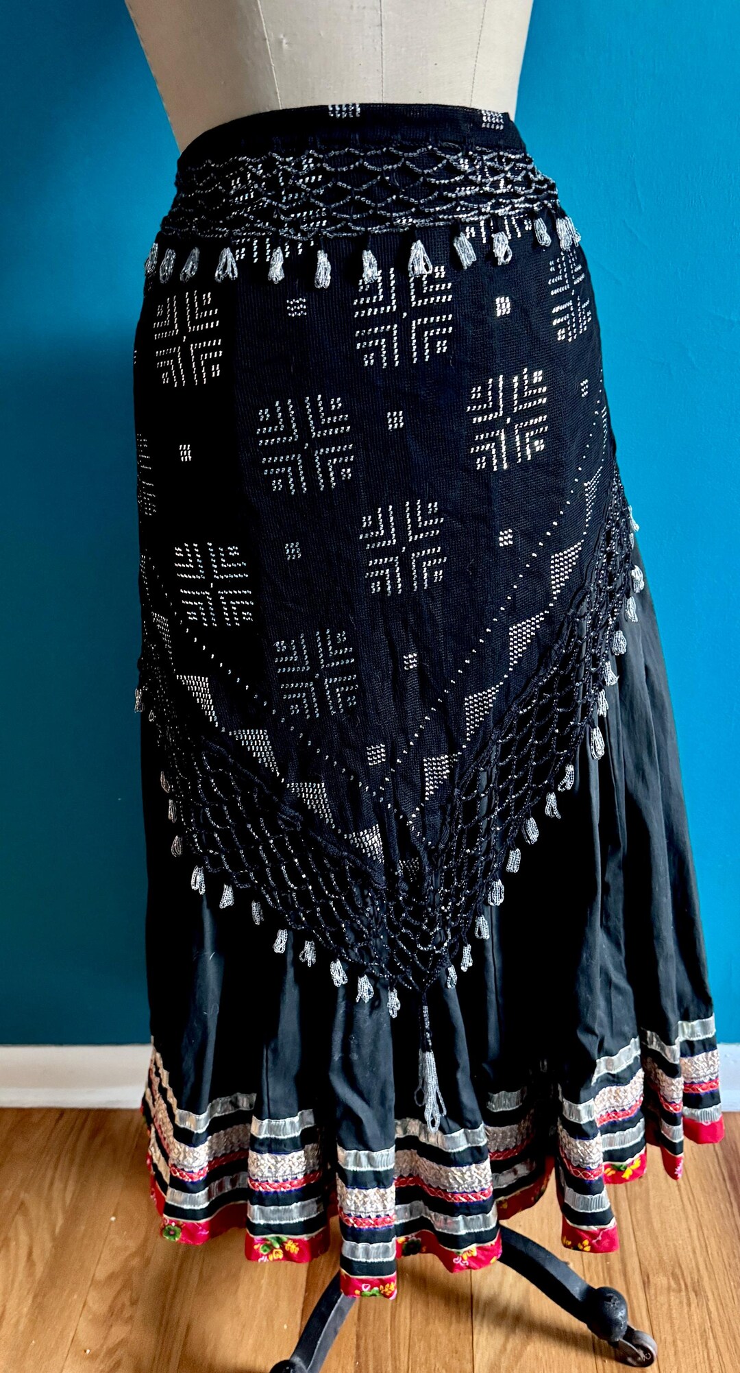 Assuit Triangle Beaded Sash