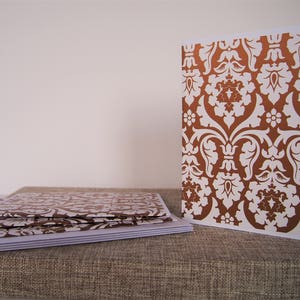 Juego de tarjetas de lujo arabesca de oro, conjunto de 4 tarjetas en blanco hechas a mano y sobres forrados a juego para escribir cartas