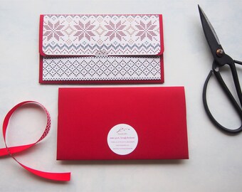 Weihnachtswinter Strickdesign Geldumschläge auf rotem Cardstock - 2er Set
