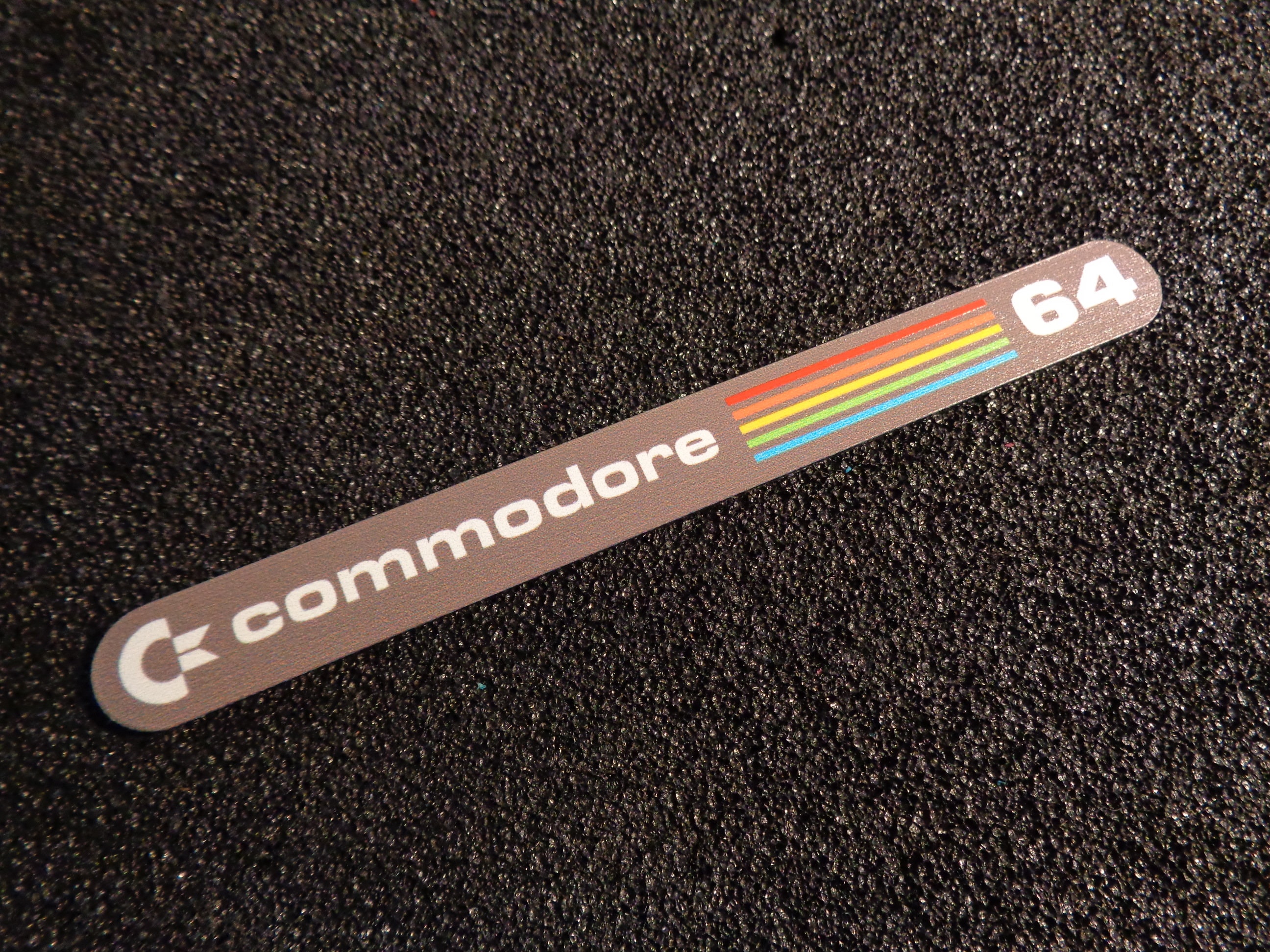 Aufkleber COMMODORE 64 C64 Brotkasten Heimcomputer des Jahres 80er Jahre Sticker 