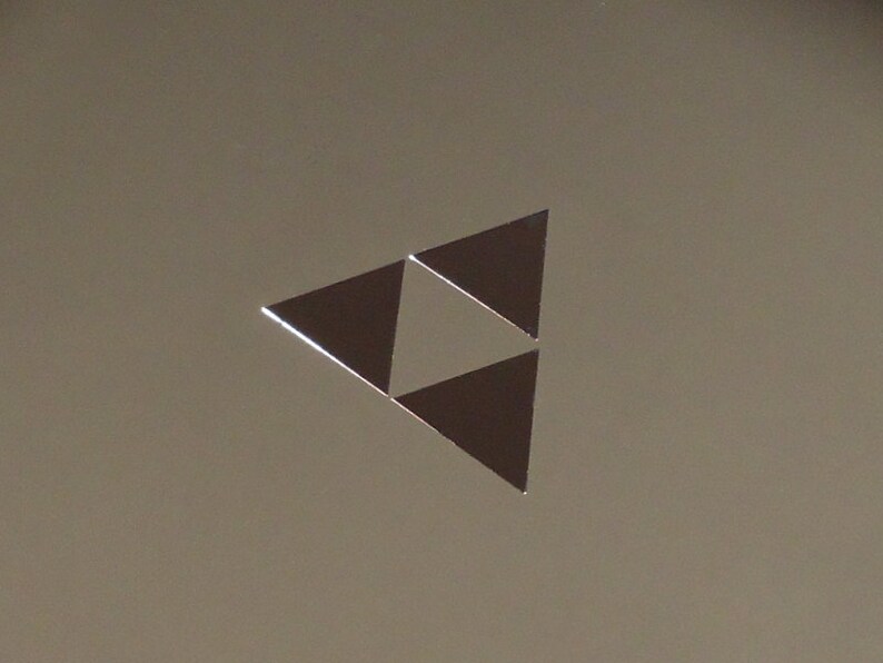 259 Zelda Triforce Label Aufkleber Sticker Badge Logo 26 x 35mm