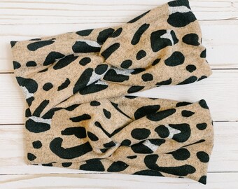 Black leopard print shirt for boho clothing outfit Animal print graphic tees for women Leopard clothing for best friend gift box