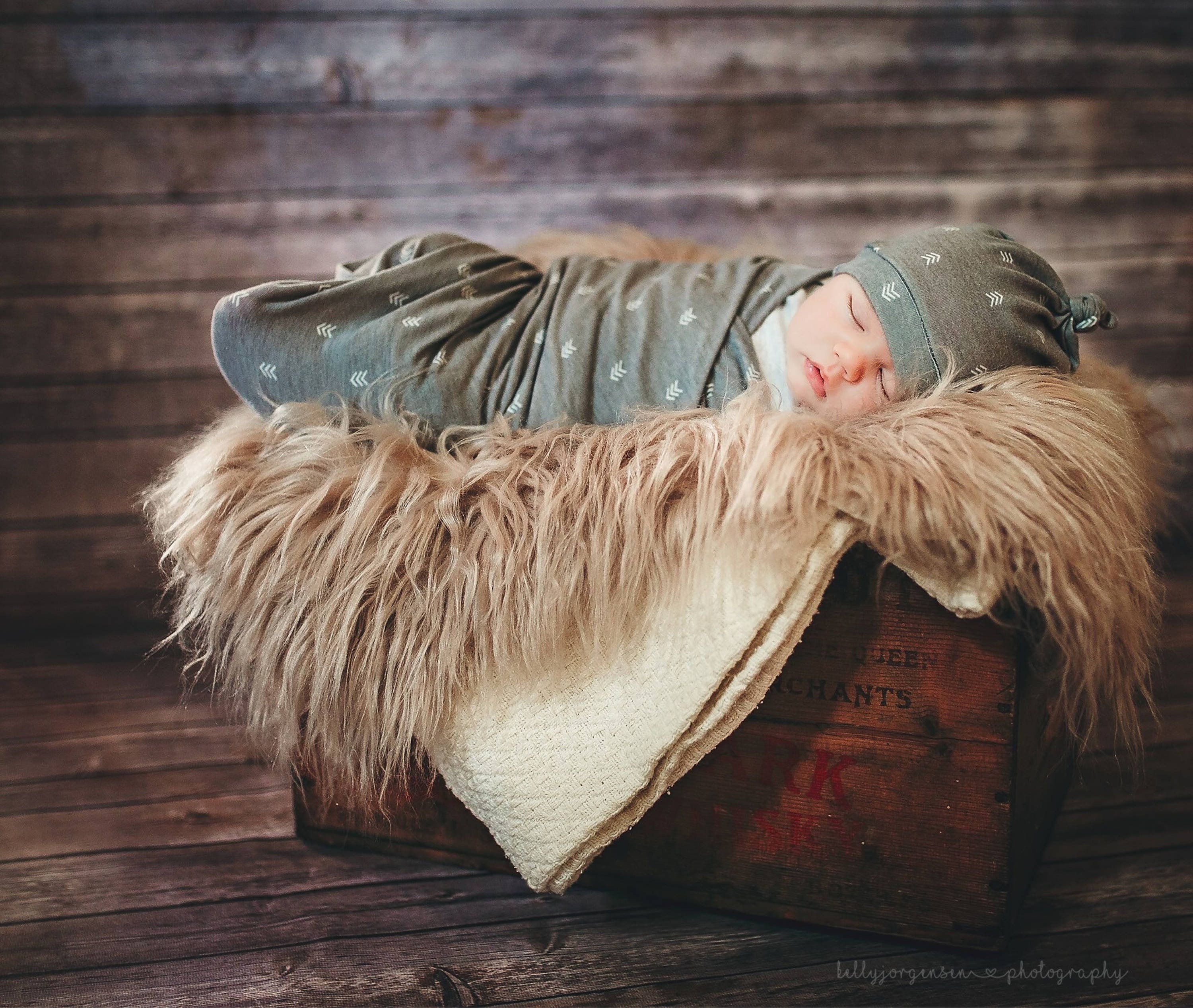 Gray Arrow Swaddle & Hat Set
