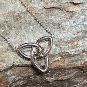 ¡Nudo celta entrelazado Triquetra! 4 mm redondo facetado genuino moldavita y plata de ley rhodium plateada collar