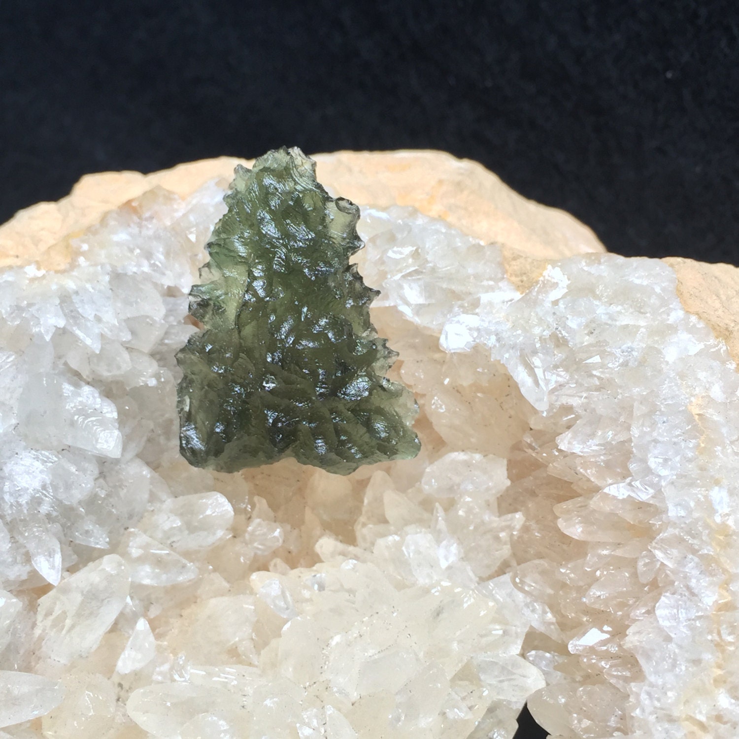 A Besdenice Moldavite Beauty, 31mm x 23mm x 9mm (1-9) A Besdenice Moldavite Beauty, 31mm x 23mm 23mm 23mm x 9mm (1-9) 5fcbdc