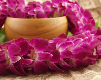 Fresh Orchid Lei "Triple Bom" - Choose Your Delivery Date! - Ships Fresh From Hawaii - Orchid Lei Hawaiian Flowers Graduation Weddings
