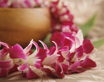 Fresh Lei "Orchid Lei" from Hawaii! - Hawaiian Lei - Choose Your Delivery Date! - Fresh Flower Lei Hawaiian Weddings Graduation Luau Tiki