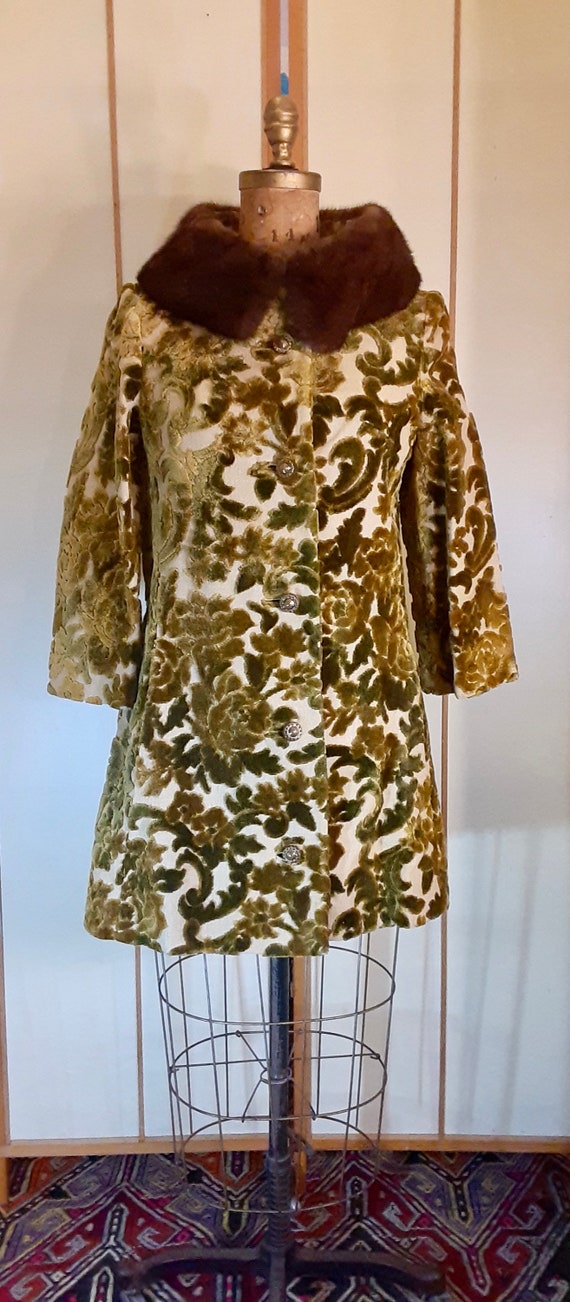 Vintage Women's Coat- 60s Heavy Velvet Floral Gree