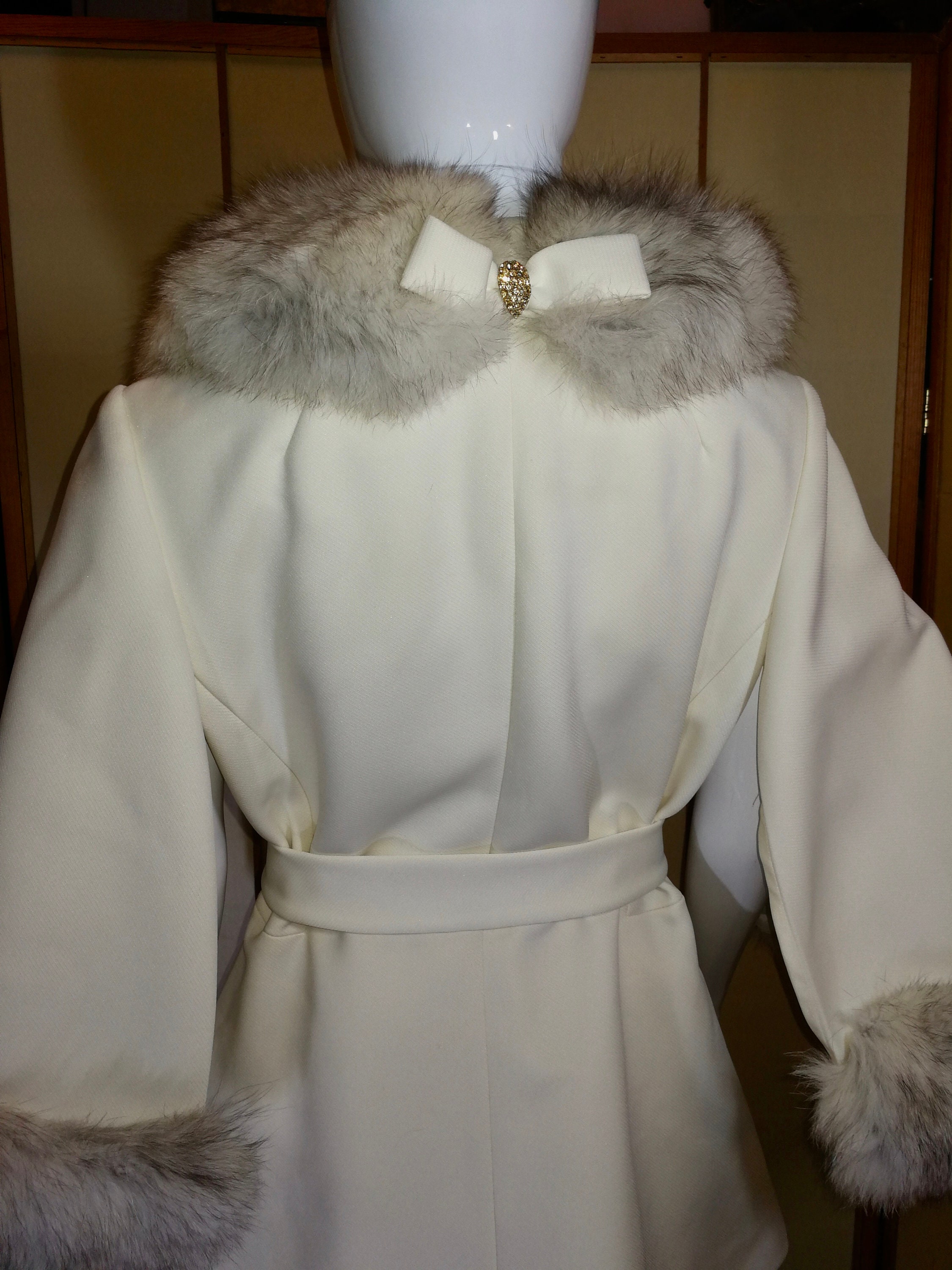 60 Mod White Lilli Ann Pant Suit Set Cape Sleeve Silver | Etsy