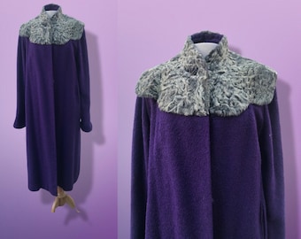 vintage Manteau années 40, 50, violet riche, long manteau bouclé avec fourrure d'agneau bouclée