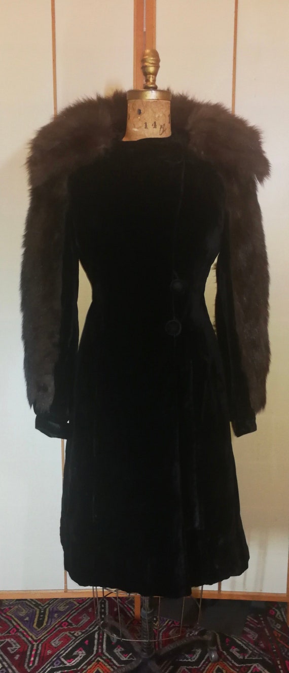 30s Film Noir Velvet Fur Sleeve "Hattie Carnegie"