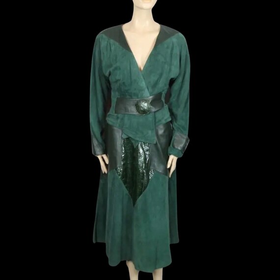 Vintage 80’s 90’s Italian Women’s Suit in Green S… - image 8