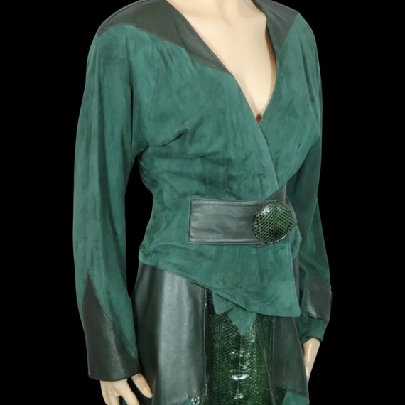 Vintage 80’s 90’s Italian Women’s Suit in Green S… - image 9