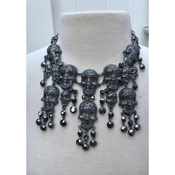Skull Necklace Goth Halloween Spooky Morbidus Day of the Dead Curio View 3