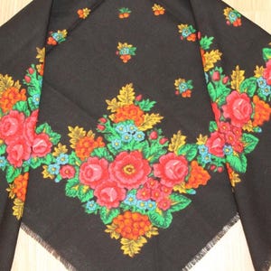 Schwarzer Wollschal, Vintage Ukrainischer Blumenschal, slawischer Folkloreschal, quadratischer Schal