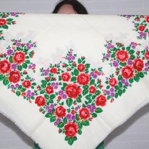 Retro white shawl with flowers, Vintage Ukrainian scarf, Wool russian shawl, Hustka