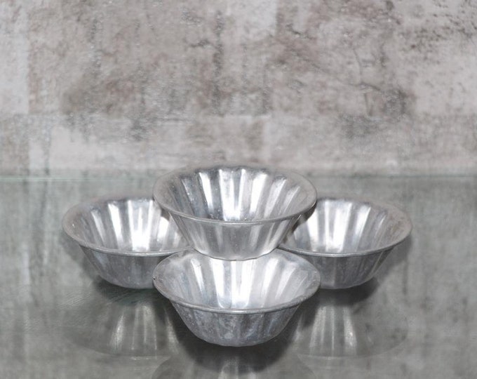 Vintage Ekcoloy Silver Beauty Mini Muffin Tin, 8 Cup Cupcake Baking Pan, Made in USA, Circa