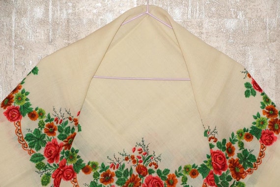 White floral shawl, Vintage wool shawl, russian r… - image 2