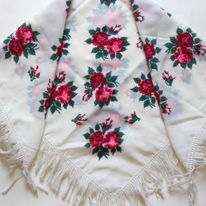 Ukrainian white shawl with fringe, Vintage floral scarf, Piano shawl, Bohemian wedding, Chale russe, Ethnic square scarf