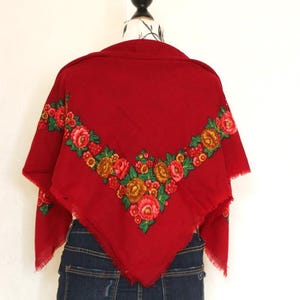 Red floral shawl, Vintage Ukrainian wool scarf, Ethnic folk boho wedding, Slavic babushka scarf, 37.4 in x 37.4 in