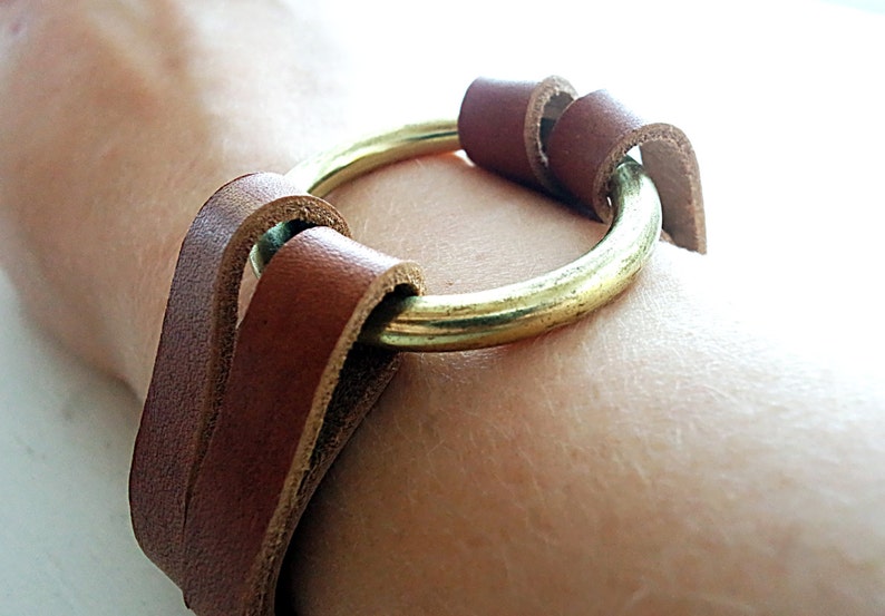 Leather bracelet / inspired by Joanna Gaines fixer upper / 3rd anniversary gift / O Ring Bracelet / Metal Ring Bracelet