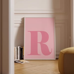 Pôster com a letra R, inicial R, letras grandes para parede, arte com letras do alfabeto, letras para berçário, decoração de quarto de adolescente, monograma, arte de parede rosa