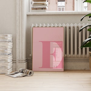 Póster de la letra E, decoración de habitación preppy, arte de pared con la inicial E, arte de pared rosa ruborizado para adolescentes, decoración de apartamentos bonitos, decoración de dormitorios universitarios, decoración de baños
