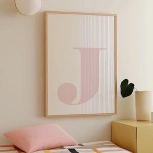 Póster de la letra J, decoración de habitación preppy, chica adolescente, arte de pared con la inicial J, letras para bebés, decoración de apartamentos bonitos, decoración de dormitorios universitarios, arte rosa ruborizado