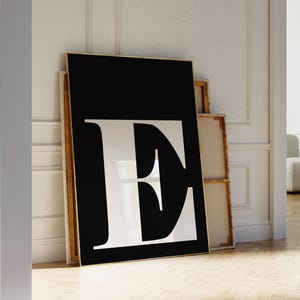 Póster con la letra E, ilustraciones con letras para guardería, impresión personalizada, decoración para dormitorio en blanco y negro, arte mural con iniciales, imprimible para guardería, dormitorio de adolescente.