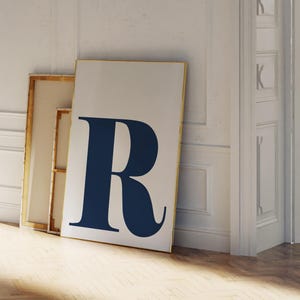 Inicial de dormitório, impressão de letra personalizada, arte de parede inicial, pôster da letra R, impressão de nome de bebê, azul marinho e branco, placas de nome de berçário, quarto de criança