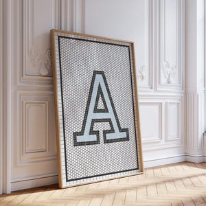 Cartaz da letra A, impressão de letra personalizada, arte de parede inicial, letra de mosaico, azul e branco, decoração de dormitório universitário, quarto de adolescente elegante, placa de nome de berçário