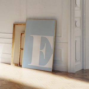 Impressão de letra E - Pôster de letras simples E - Arte de parede azul claro - Pôster E - Letras grandes para parede - Arte de letras do alfabeto - Letras para berçário