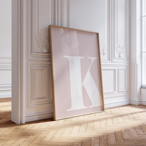 Letras grandes impressas na parede, letreiro de letras, arte de parede rosa blush para berçário infantil K, decoração de parede para quarto de criança