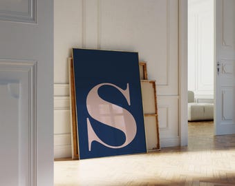 文字Sプリント、ピンクとネイビーのプレッピーな寮の装飾（デジタルダウンロード）